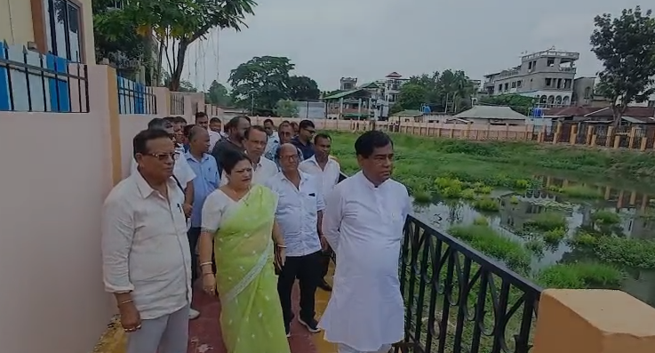 আগরতলা অভয়নগরের ৬০ বছরের পুরনো পুকুর সংস্কারে তৎপর পুর নিগম!
