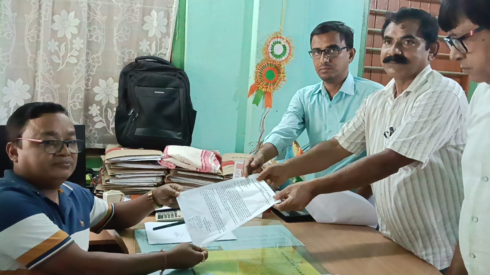 সামাজিক প্রকল্পের ভাতা বন্ধের অভিযোগে খোয়াইয়ে সিপিআইএমের ডেপুটেশন, বৃহত্তর আন্দোলনের হুঁশিয়ারি